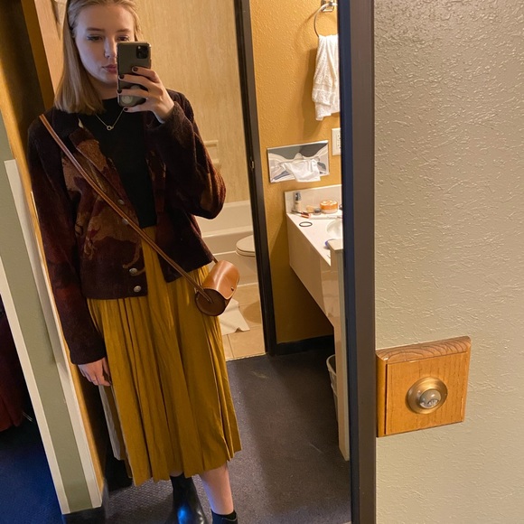 Meet your Posher, Meredith - Picture 2 of 3